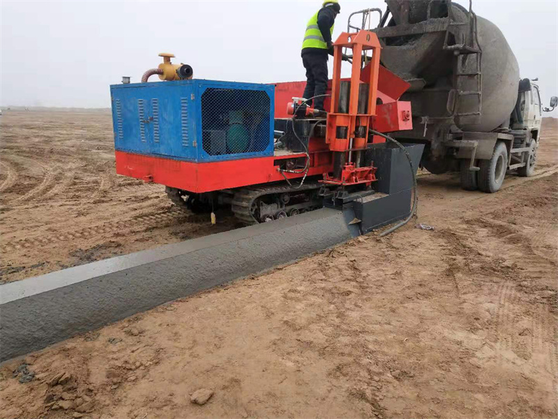 雙履帶底盤路沿石滑模機